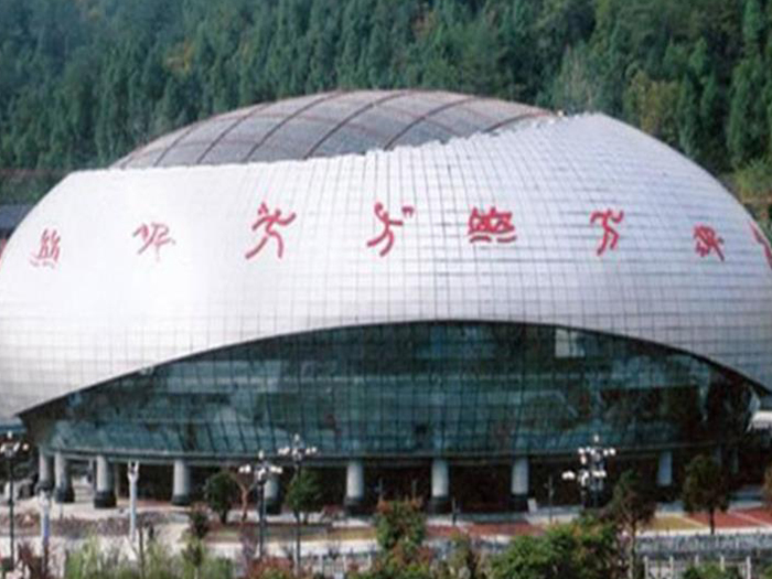 文昌体育中心球形网架加工安装